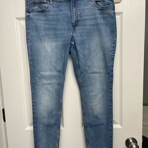 Women’s Super Skinny Mid Rise